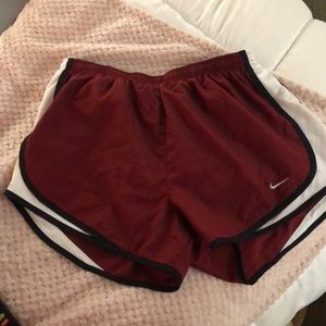 NIKE DRY FIT SHORTS BURGUNDY